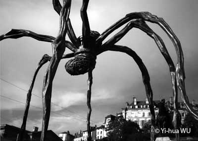 "Maman", Louise Bourgeois, Place Neuve, Genève